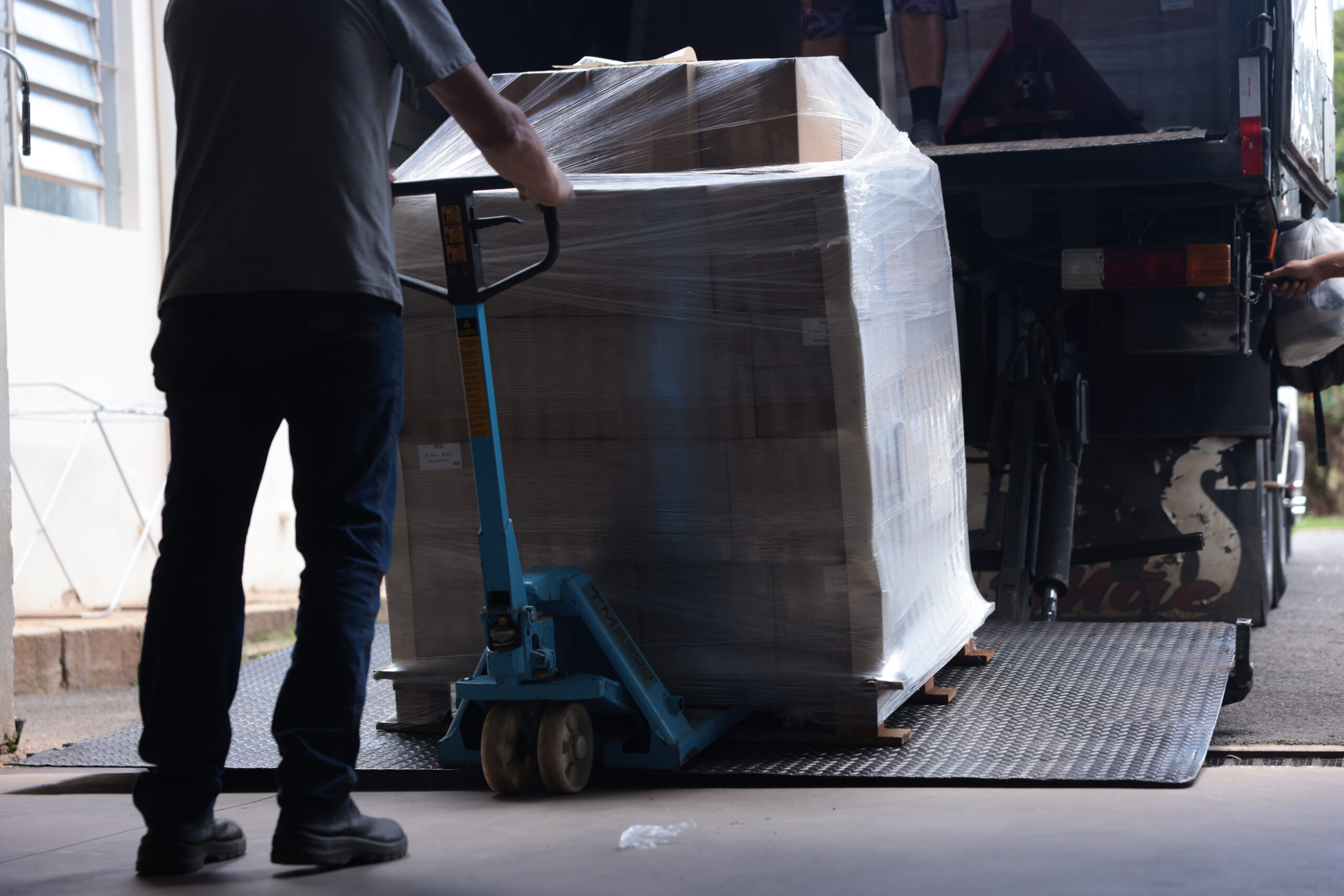 Prefeitura de Amparo começa a distribuição de material didático