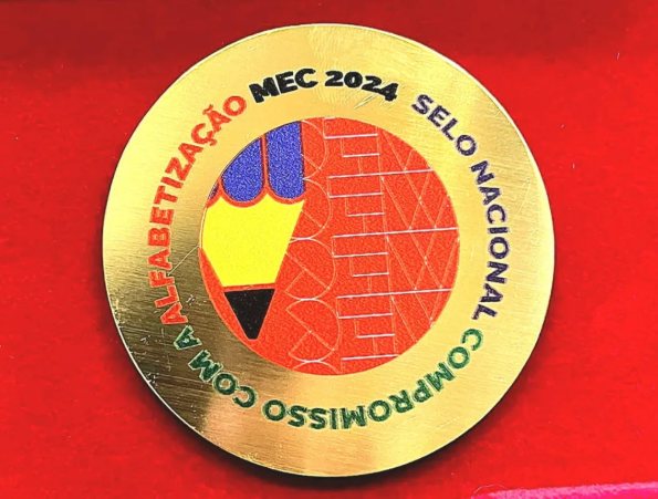 Amparo conquista, pelo segundo ano consecutivo, o Selo Ouro no Compromisso Nacional Criança Alfabetizada