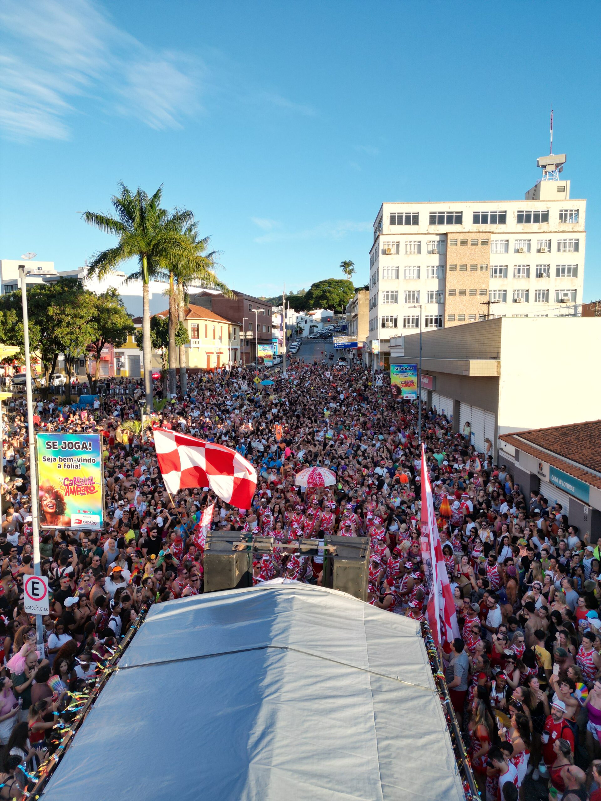 Apoteose do Carnaval Amparo será de Banho da Doroty, samba e pagode, nesta terça-feira