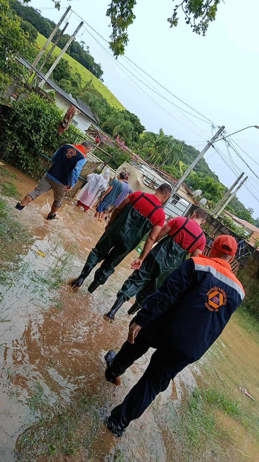 Prefeitura de Amparo tem resposta imediata no combate às inundações