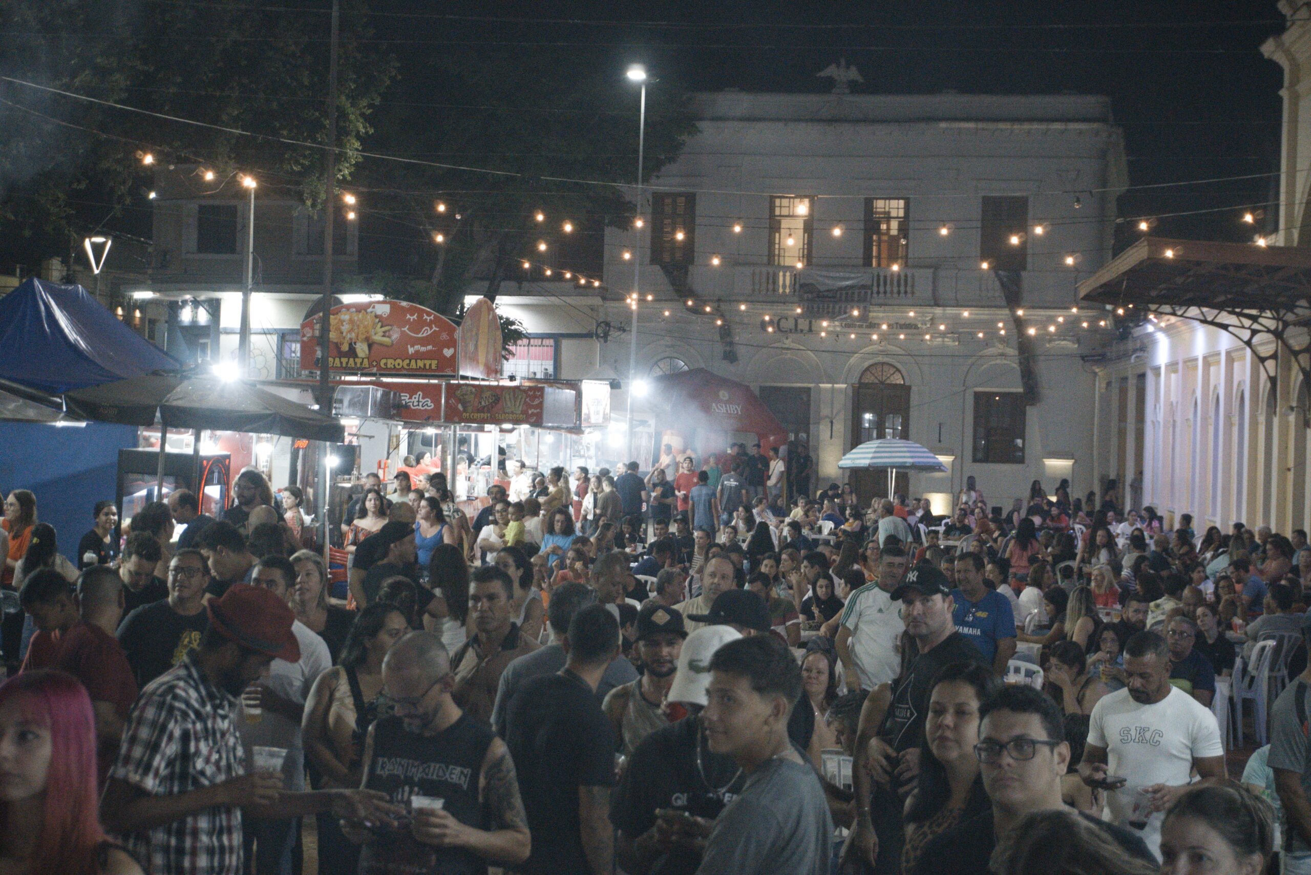 Decreto proíbe consumo de bebidas em garrafas de vidro em Amparo