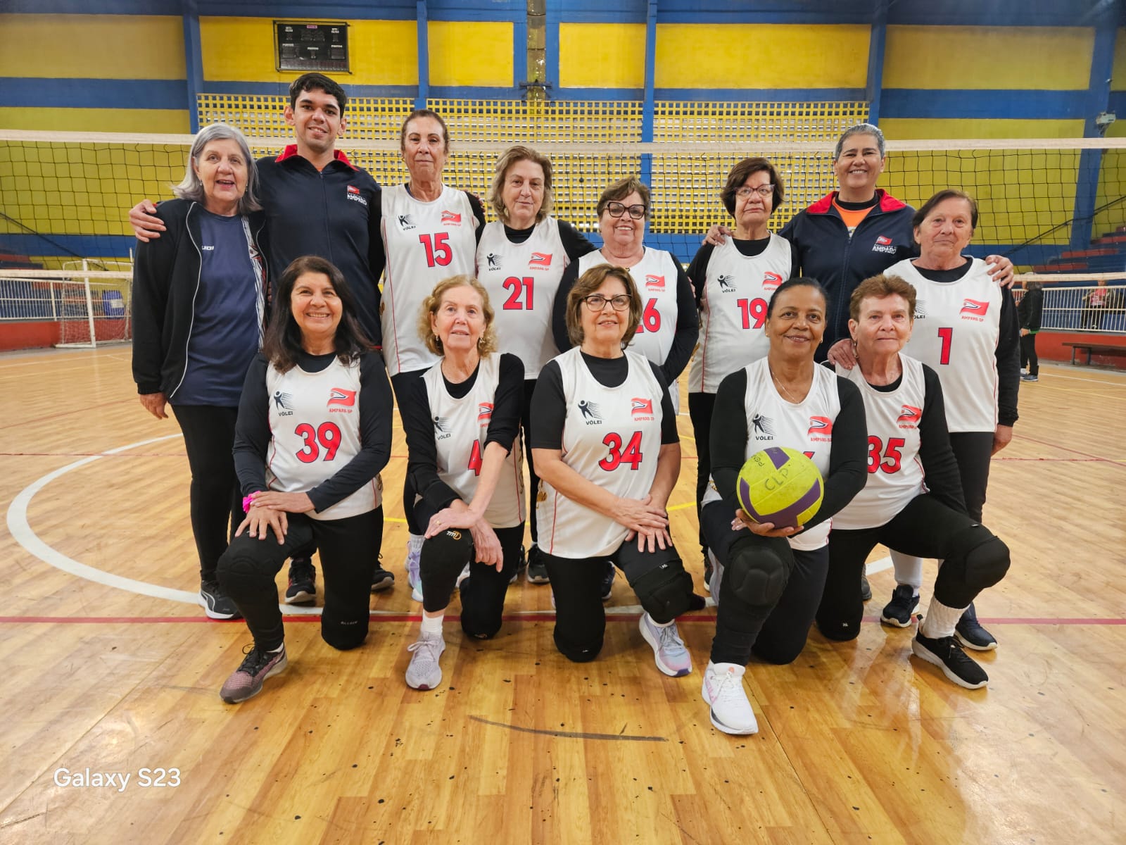 Voleibol da Melhor Idade tem confrontos para o fim semana